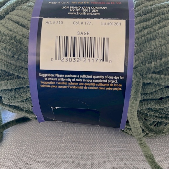 LION BRAND SUEDE YARN BUNDLE OF 7 - Picture 11 of 14